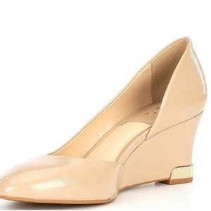 New in box Alex MarieLaela Patent Wedge Pumps 6.5 M fit 7